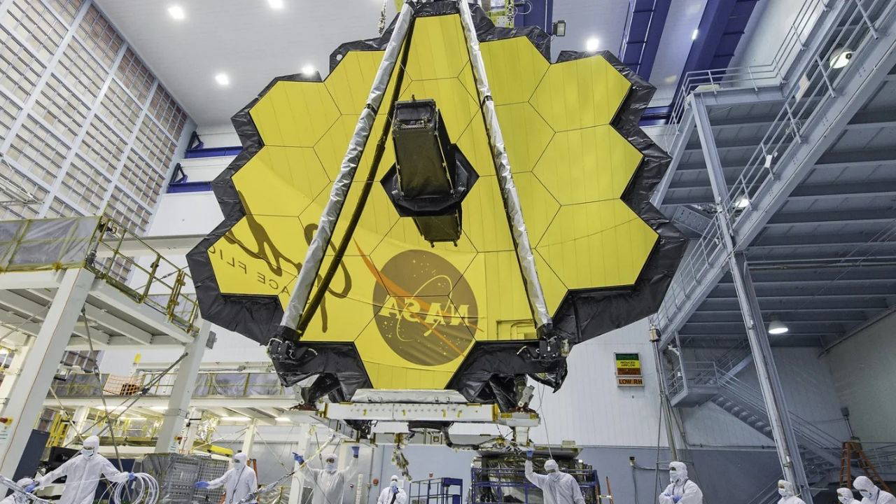 JWST'nin Elde Ettiği İlk Görüntü