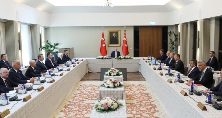 ahlatta duzenlenen kabine toplantisi bitti LTUhCa7R