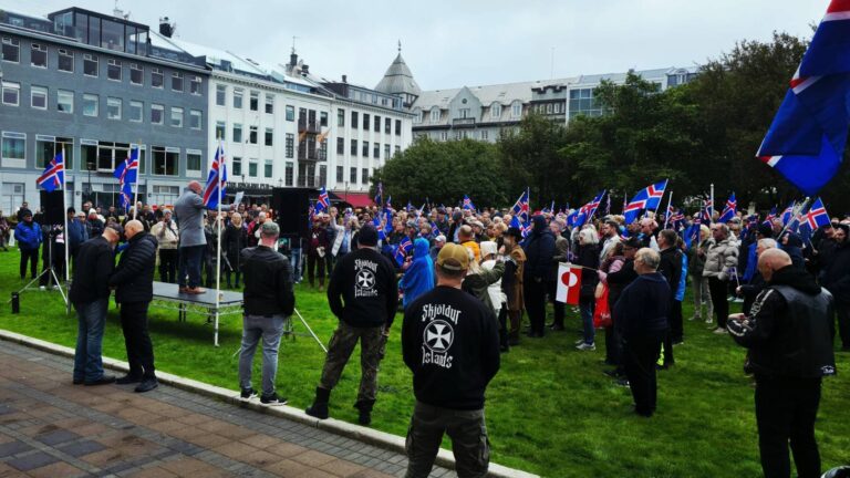 asiri sag baris adasinda izlanda kalkanlari LZntKcwL