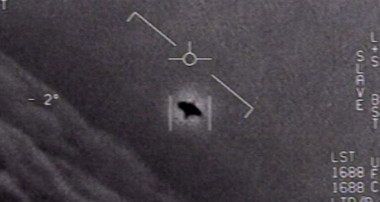 google haritalarda tum koordinatlari taradilar kayalarin icinde ufo buldular v1nZMtki