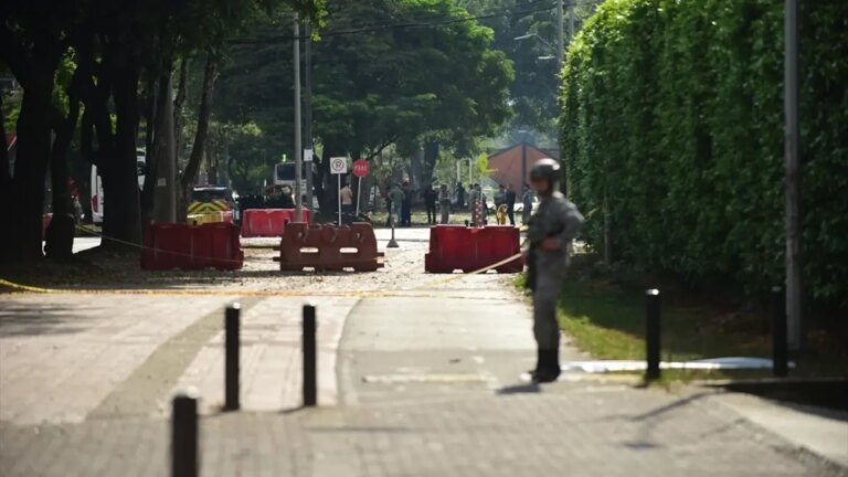 kolombiyada bombali saldiri 5 olu 36 yarali EUK5p5mU