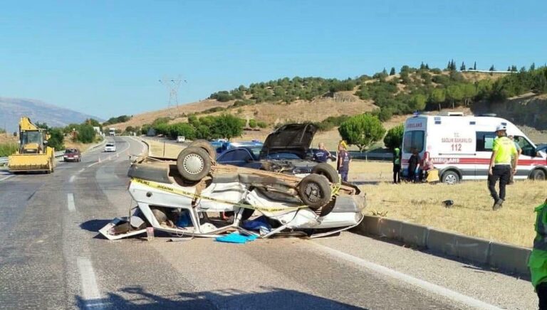 manisada kavsakta kazaolu ve yaralilar var inxLaRD5