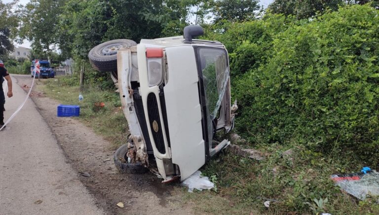 samsunda devrilen kamyonetin surucusu oldu 2 yarali I7iALJZb