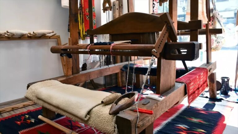 uskupte geleneksel dokuma dukkani 5nPLMAt7