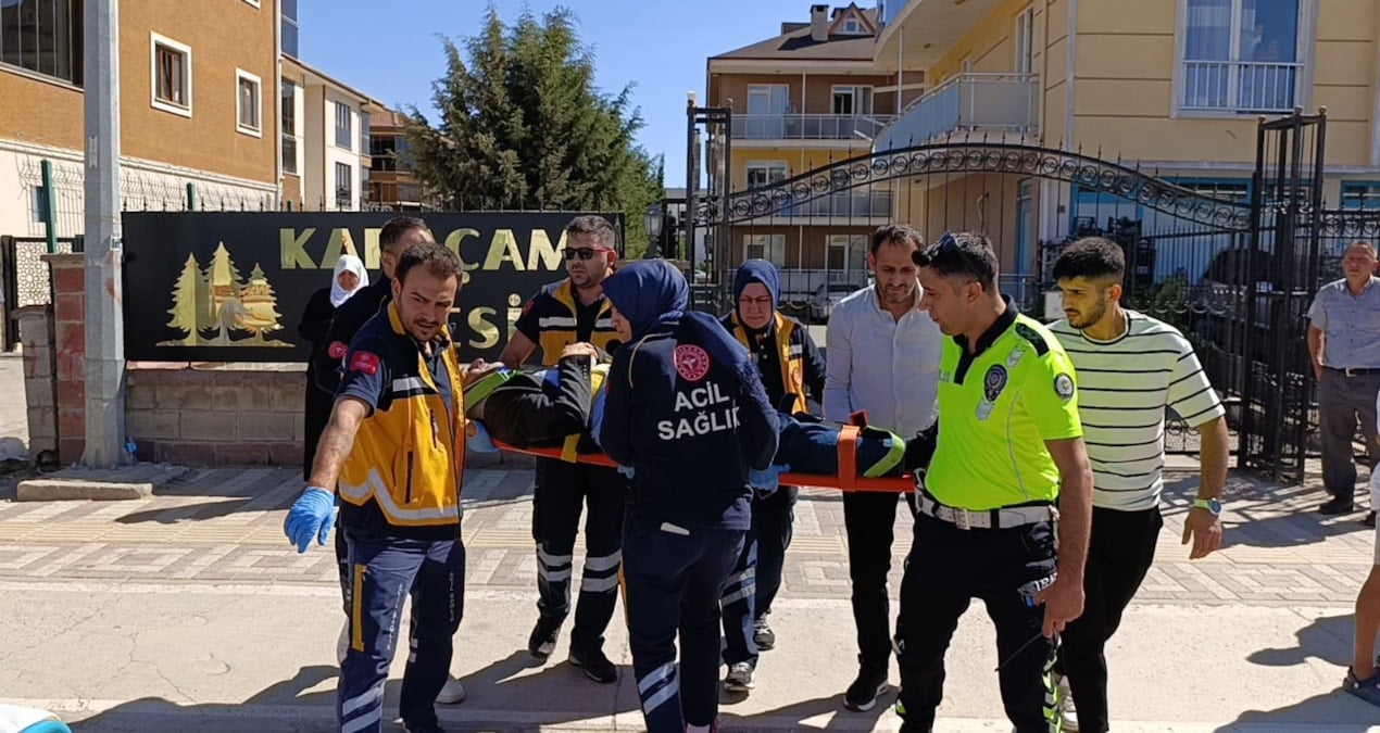 bursa inegolde hafif ticari arac otomobile carpti 4 yarali vJpxFSZ6