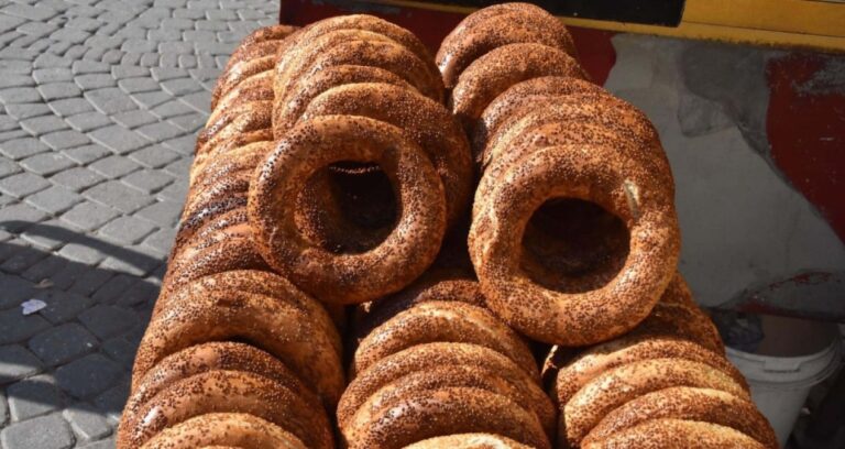 izmirde simit 20 tl oldu hVJ6BENx