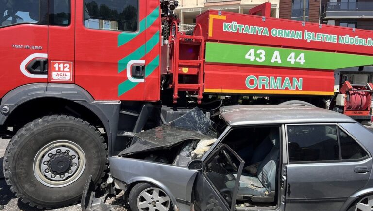 manisada orman arazozu ile otomobil carpisti 1 yarali 7fZyplR2