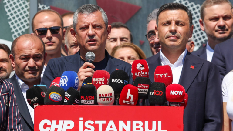 murat yetkin chp yargi kusatmasi altinda akp atesle oynuyor ankarada kapali kapilar ardindaki oyun plani WGDSUlzi