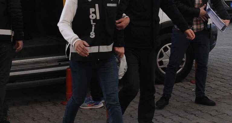 osmaniyede uyusturucu operasyonunda yakalanan 2 zanli tutuklandi AMfXAtfm