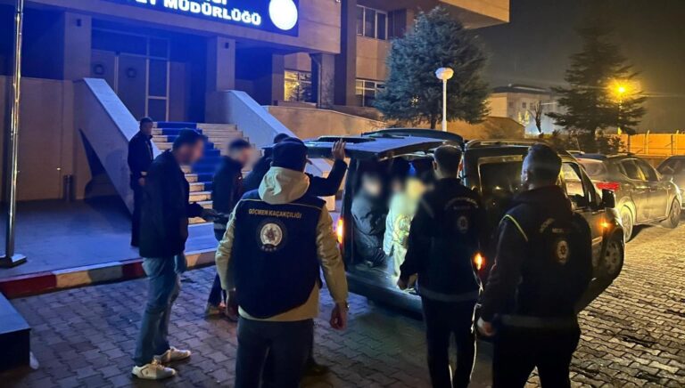 bagajdan 10 kacak gocmen cikti 2zQ8OQnP.jpg