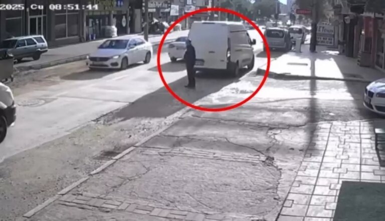 bursada minibus yaya carpti s7wpIg8S.jpg