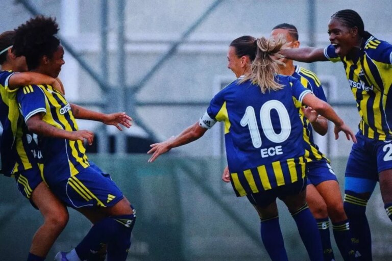kadinlar-derbisinde-kazanan-fenerbahce-PAG8ZuJy.jpg