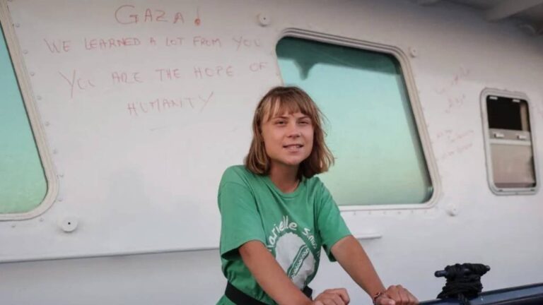 sumud filosundaki aktivist greta thunberge israilden kotu muamele suya ve yemege ulasimi engellendi AEnjqStq