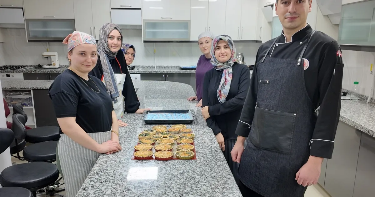 kocaelide yeni pasta sefleri egitimlerine basladi CFHVSMBP.webp