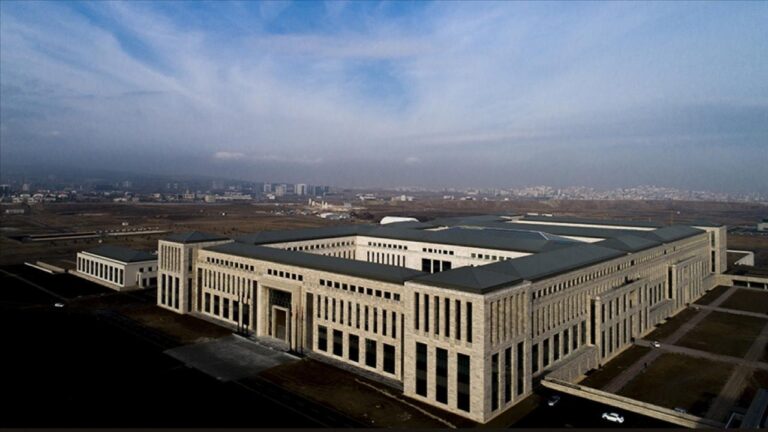 mit yillar sonra paylasti ingiliz kemal raporu sarhos ve kumarbaz yIWyE3QL.jpg