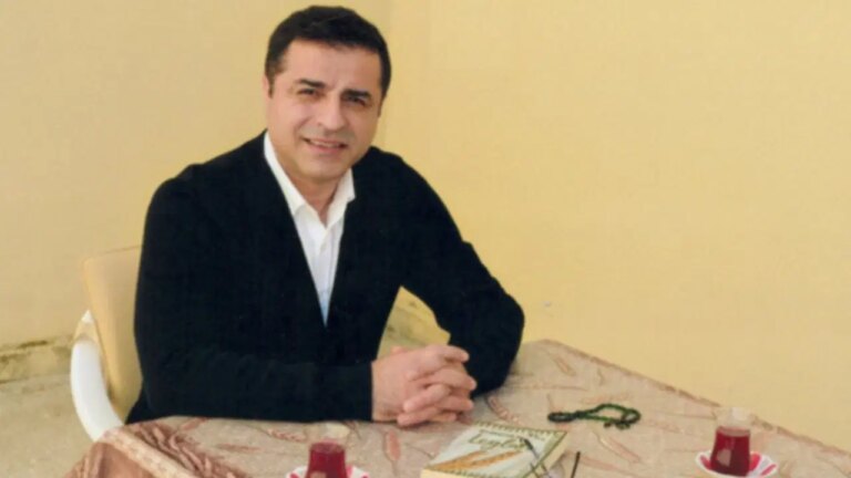 selahattin demirtastan yeni surec aciklamasi kar makinesini kurcalamakla ugrasirsaniz yol yine kapanir FFx8DGvs.jpg