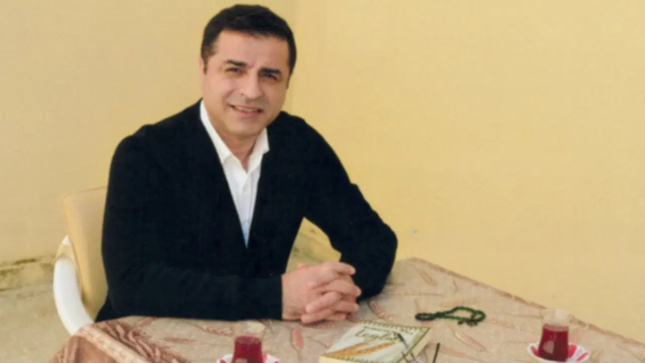 selahattin demirtastan yeni surec aciklamasi kar makinesini kurcalamakla ugrasirsaniz yol yine kapanir FFx8DGvs.jpg